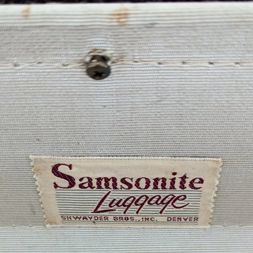 💼 Vintage Shwayder Brothers Faux Alligator Suitcase - 13 inches 💼
